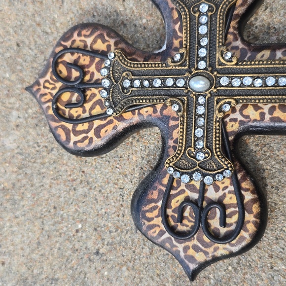 Animal Print Cross - Picture 2 of 3